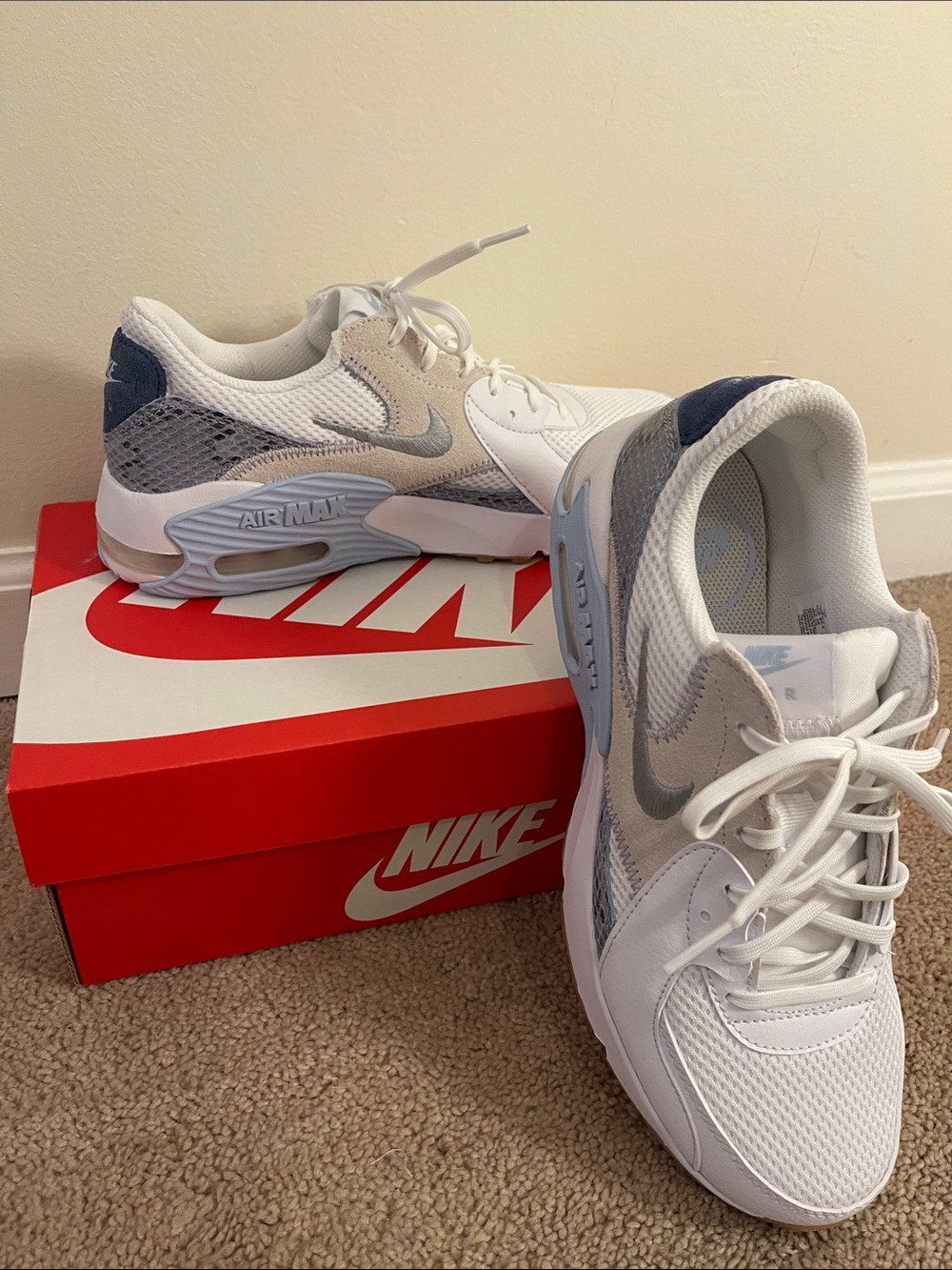 Nike Women’s Air Max Excee Prm White with Blue Snakeskin Brand New Size 9